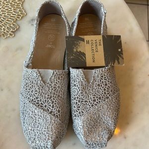 Silver Crochet/Glitter Toms NWT SIZE 9W